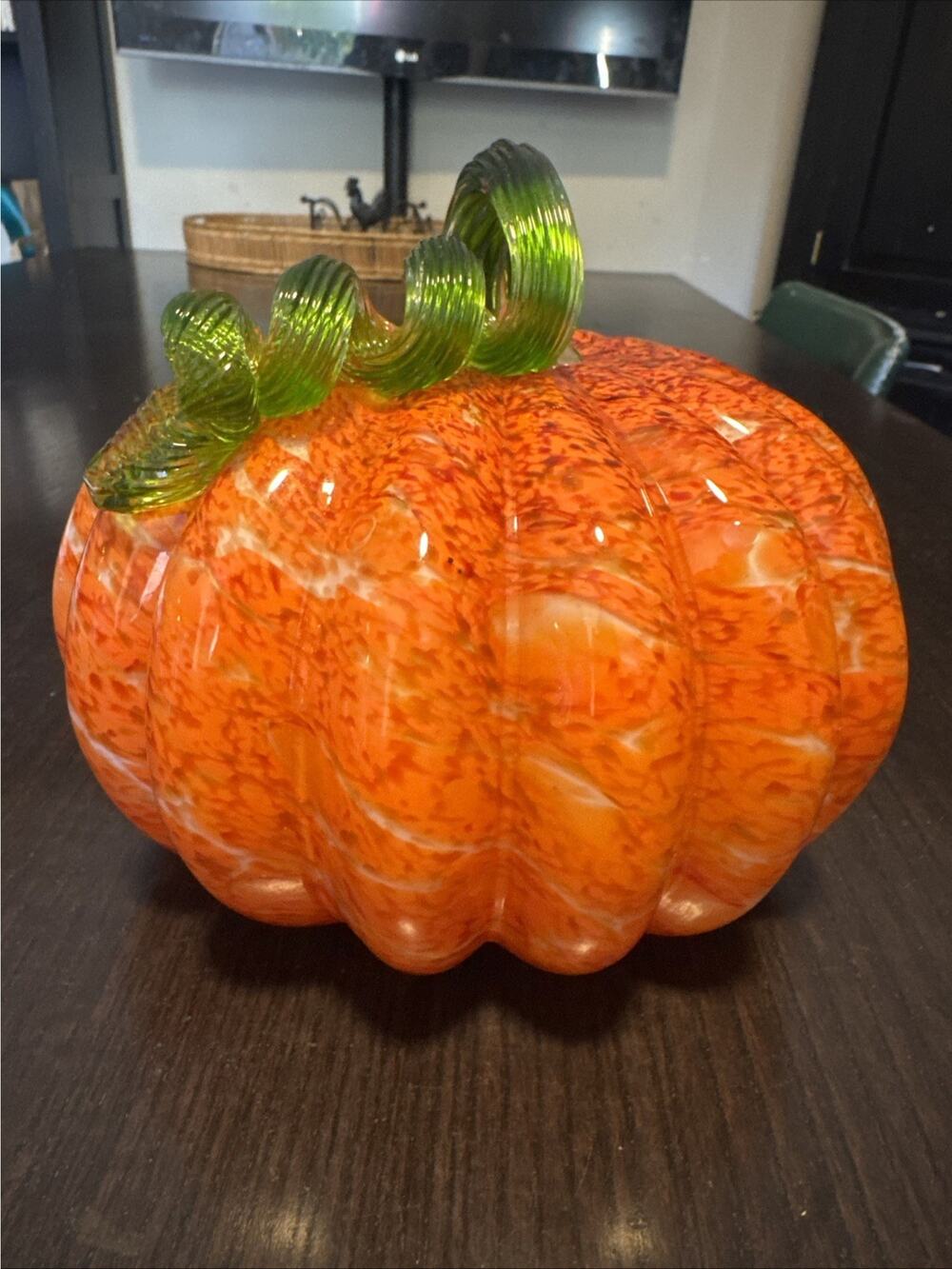 Beautiful Handblown Glass Pumpkin w/ Curled Green Stem, 8×6.5in Small Chip